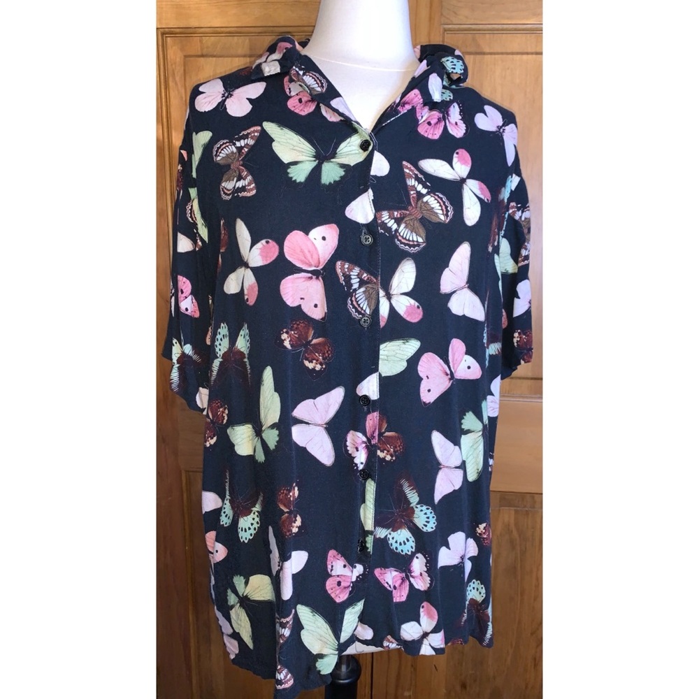 Butterfly Button Down